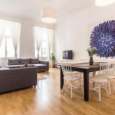 Mighty Prague Apartments Truhlarska Екстер'єр фото