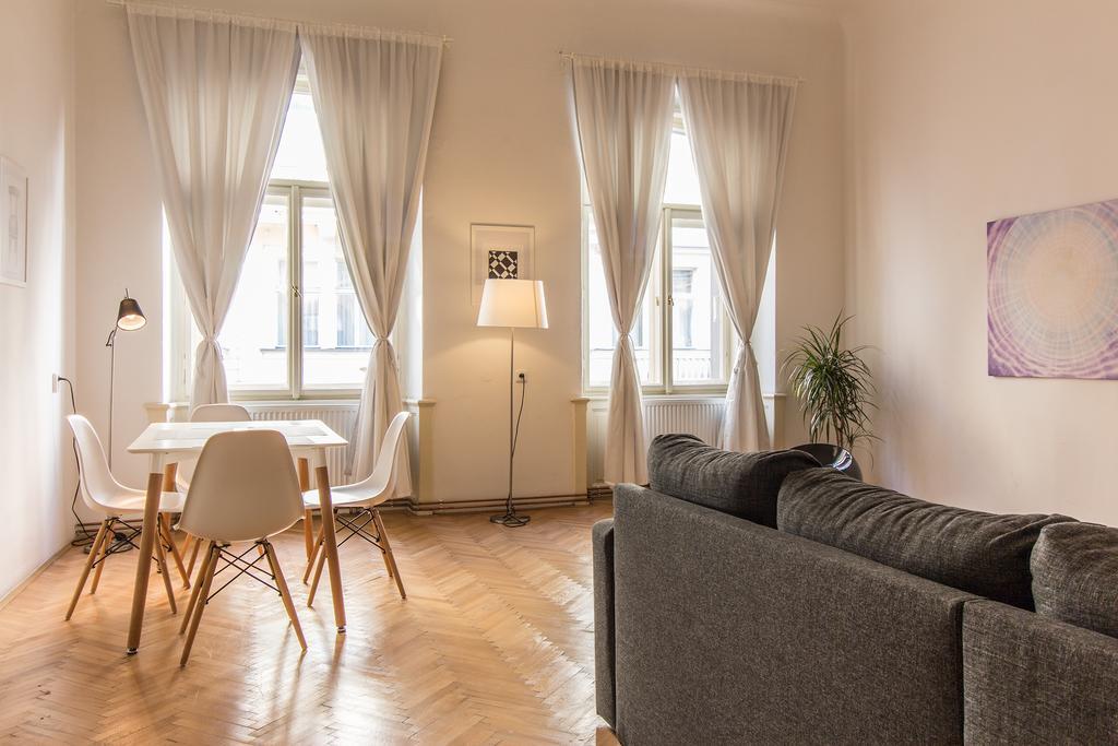 Mighty Prague Apartments Truhlarska Екстер'єр фото