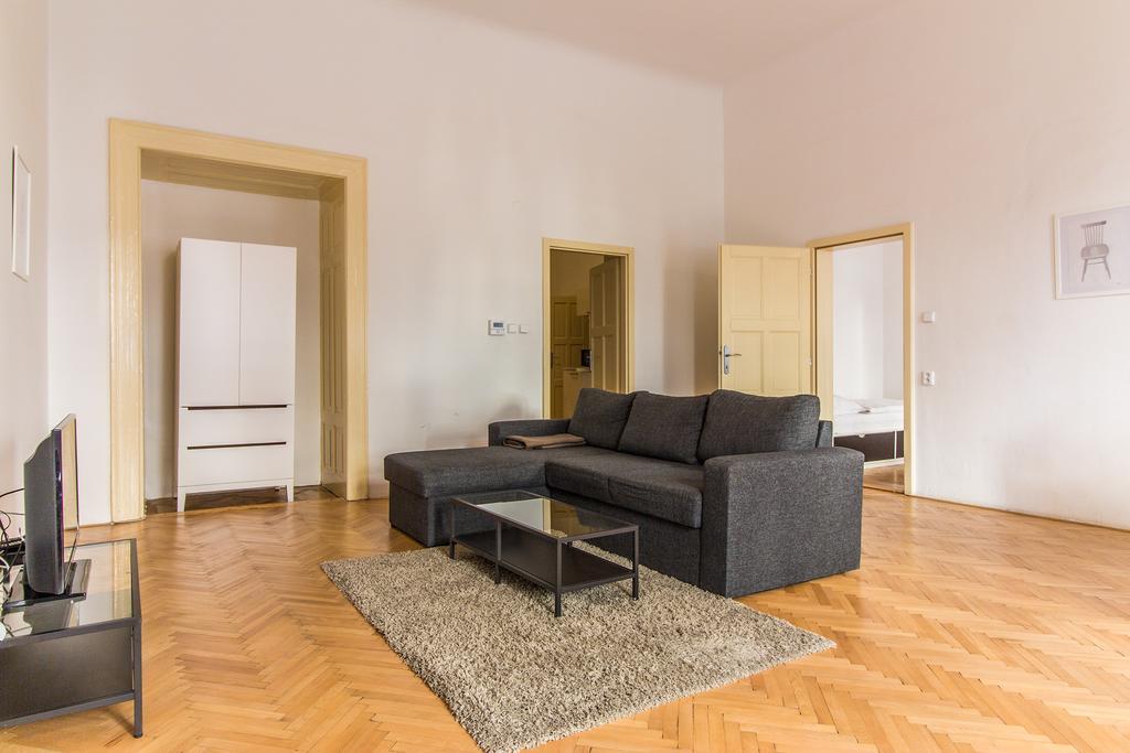 Mighty Prague Apartments Truhlarska Екстер'єр фото