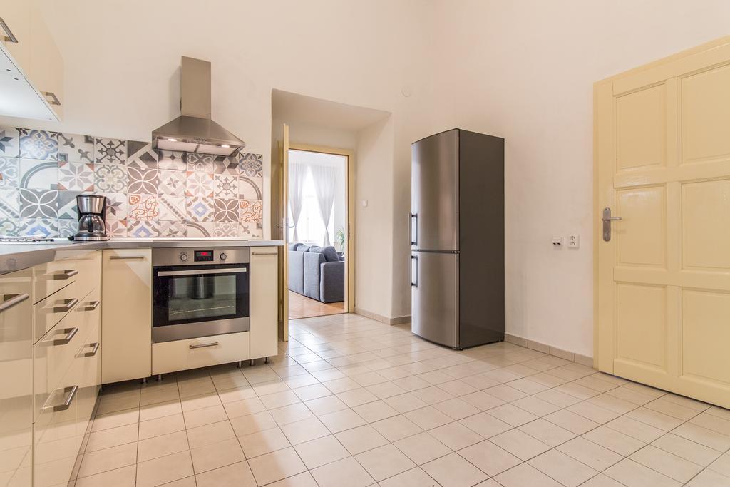 Mighty Prague Apartments Truhlarska Екстер'єр фото