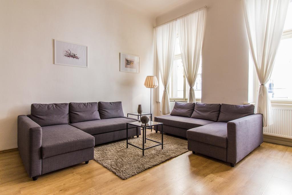 Mighty Prague Apartments Truhlarska Екстер'єр фото