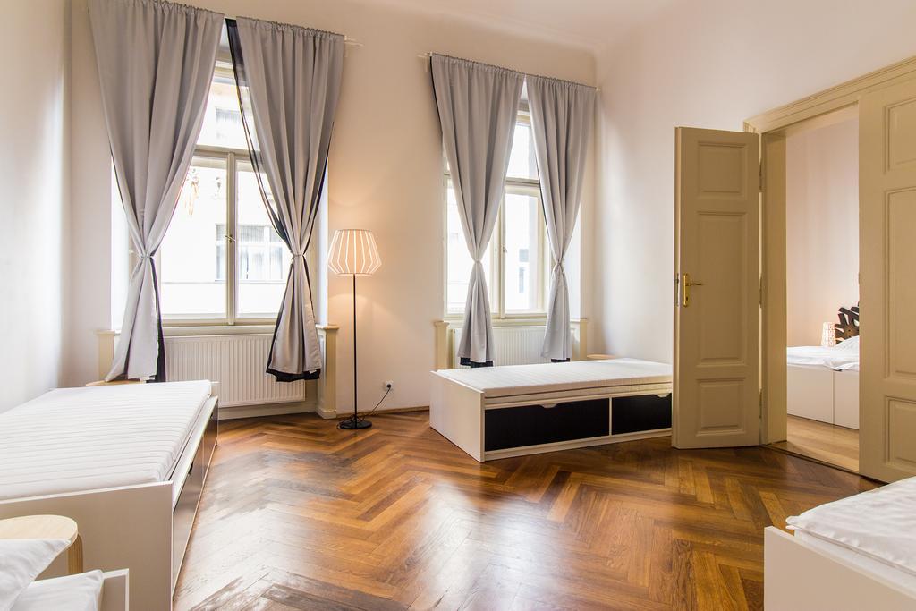 Mighty Prague Apartments Truhlarska Екстер'єр фото