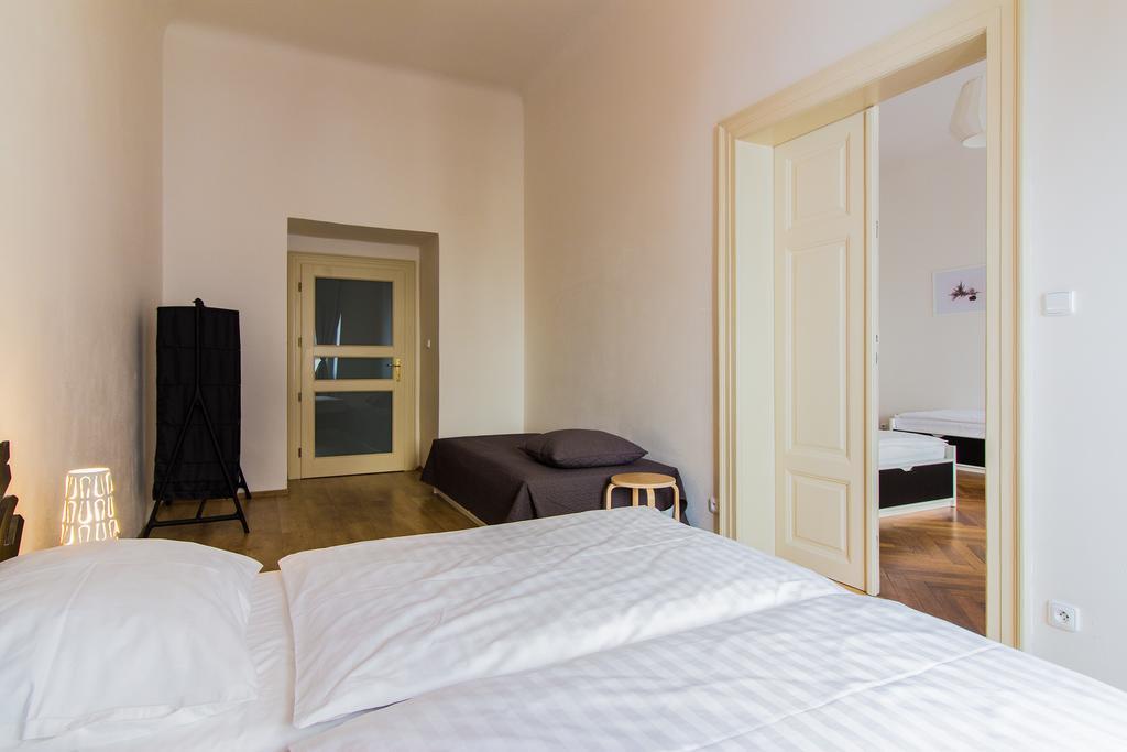 Mighty Prague Apartments Truhlarska Екстер'єр фото