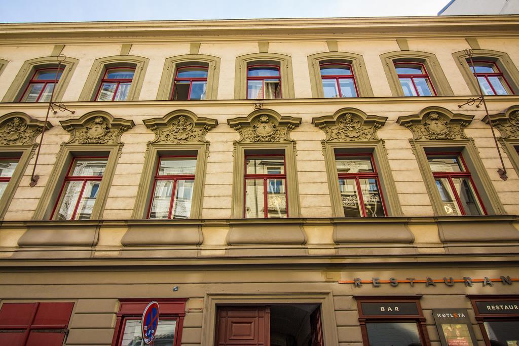 Mighty Prague Apartments Truhlarska Екстер'єр фото