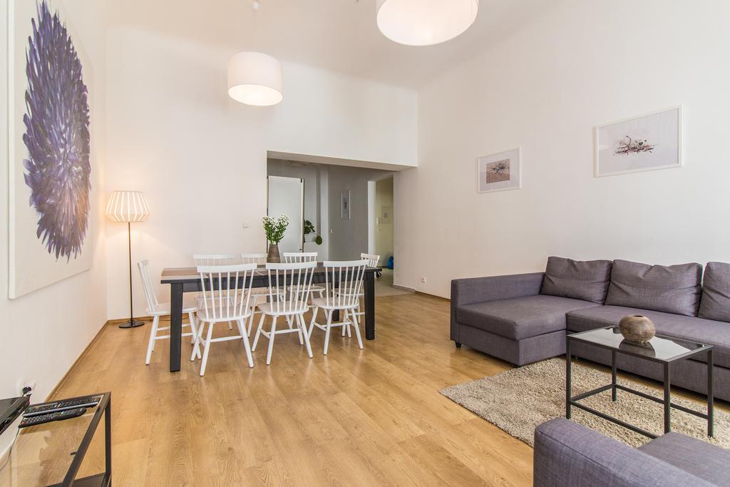 Mighty Prague Apartments Truhlarska Екстер'єр фото